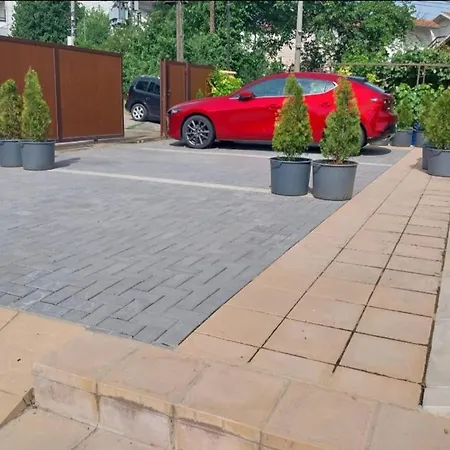 New - Near The Airport Apartman *